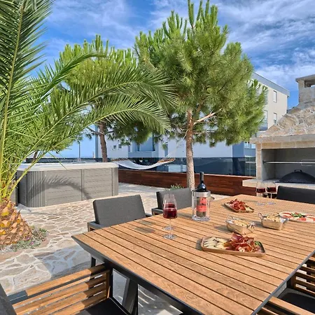 Liberty Living * Split