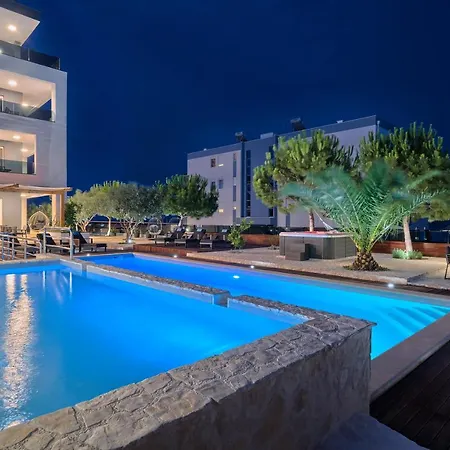 Liberty Living Apartment *