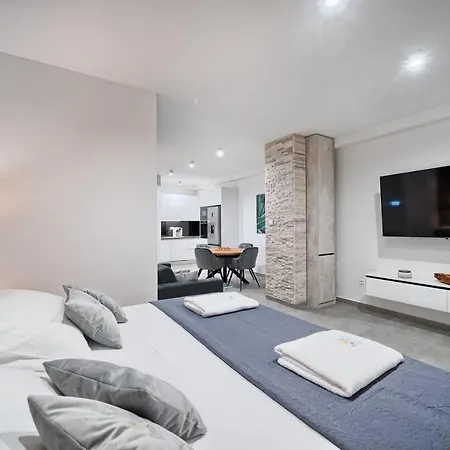 Liberty Living Apartment Split