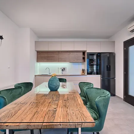Apartment Liberty Living Znjan Split